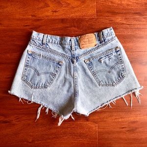 RARE Levi’s high waisted denim shorts